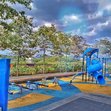 Mmg D'Tiara Homestay Каджанг Экстерьер фото
